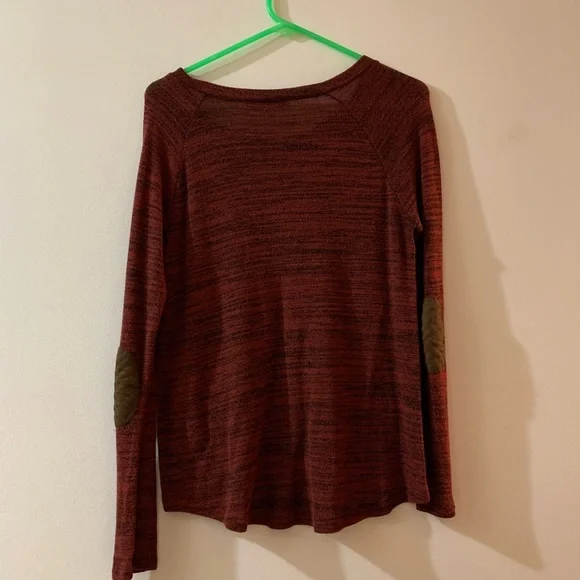 Sweet Wanderer long sleeve shirt with elbow patch & button detail - Picture 3 of 7